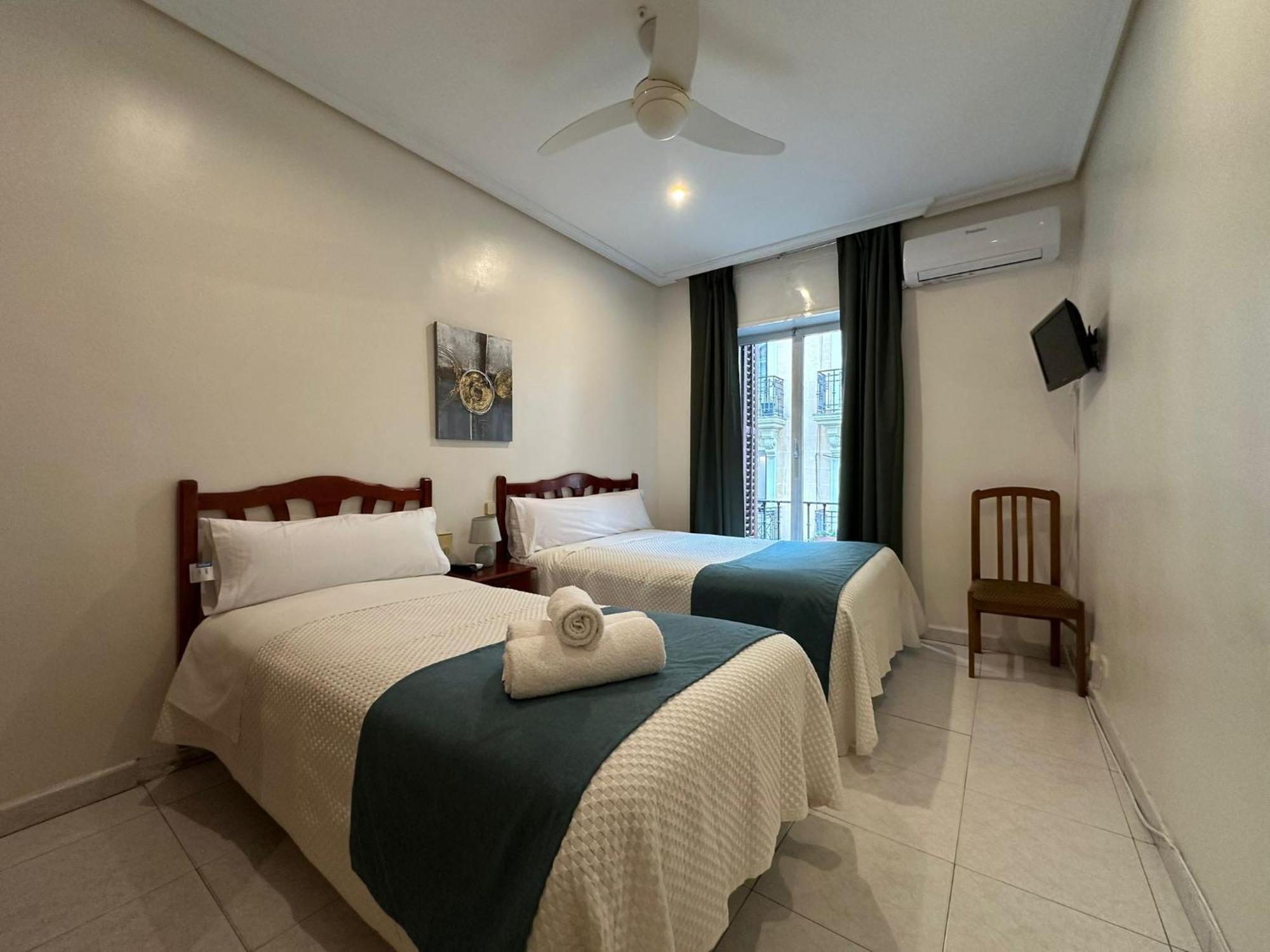 Hostal Villamanez Madrid Exteriér fotografie